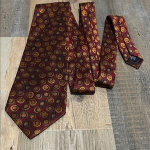 Lands' End Men’s Burgundy Gold Circle Pattern Tie 100% Silk Career Office